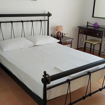 Ioli Apartman Aloprónia