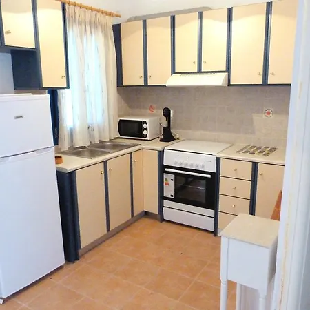 Ioli Apartman Aloprónia