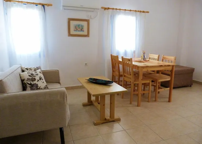 Ioli Apartamento Alopronia